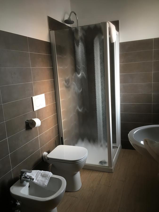 B & B La Guesthouse Poirino Bagian luar foto