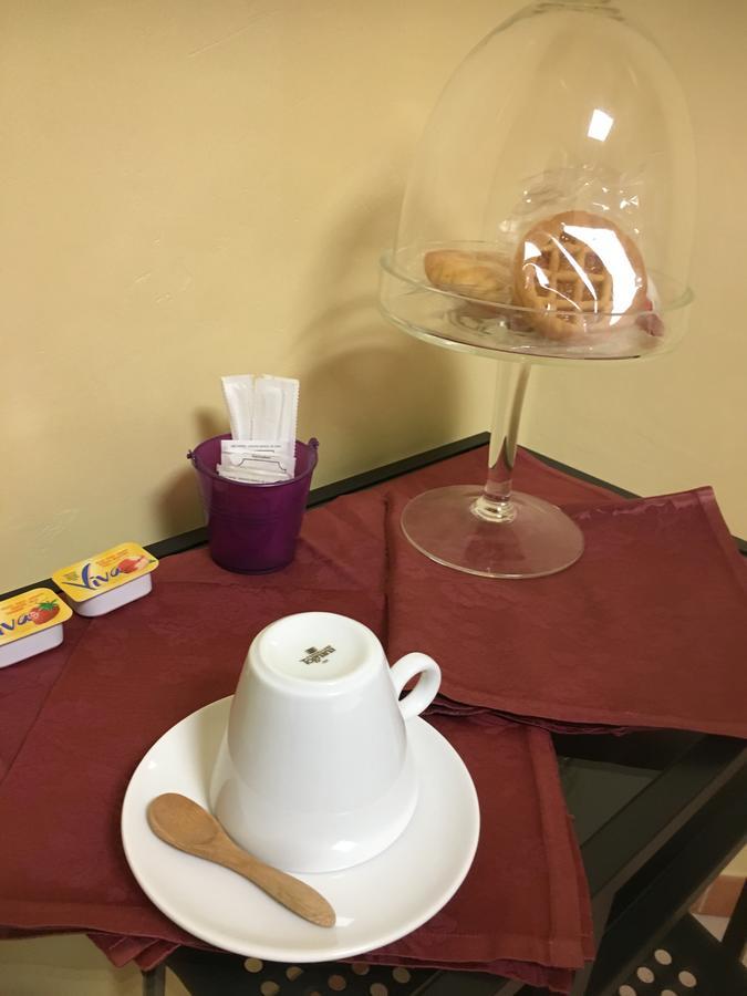 B & B La Guesthouse Poirino Bagian luar foto