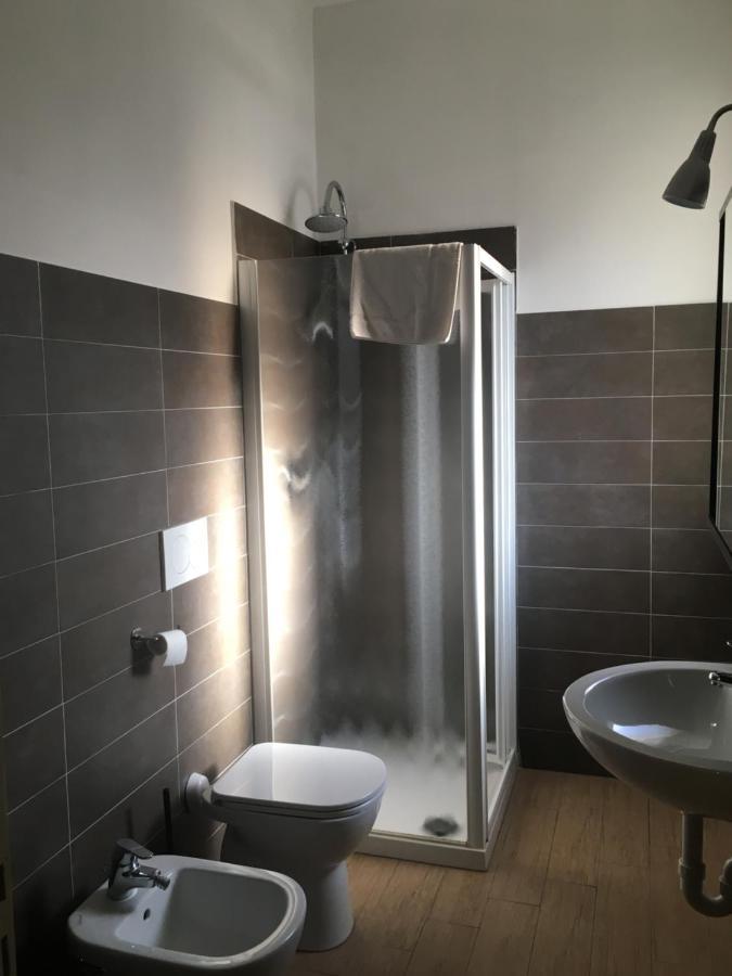 B & B La Guesthouse Poirino Bagian luar foto